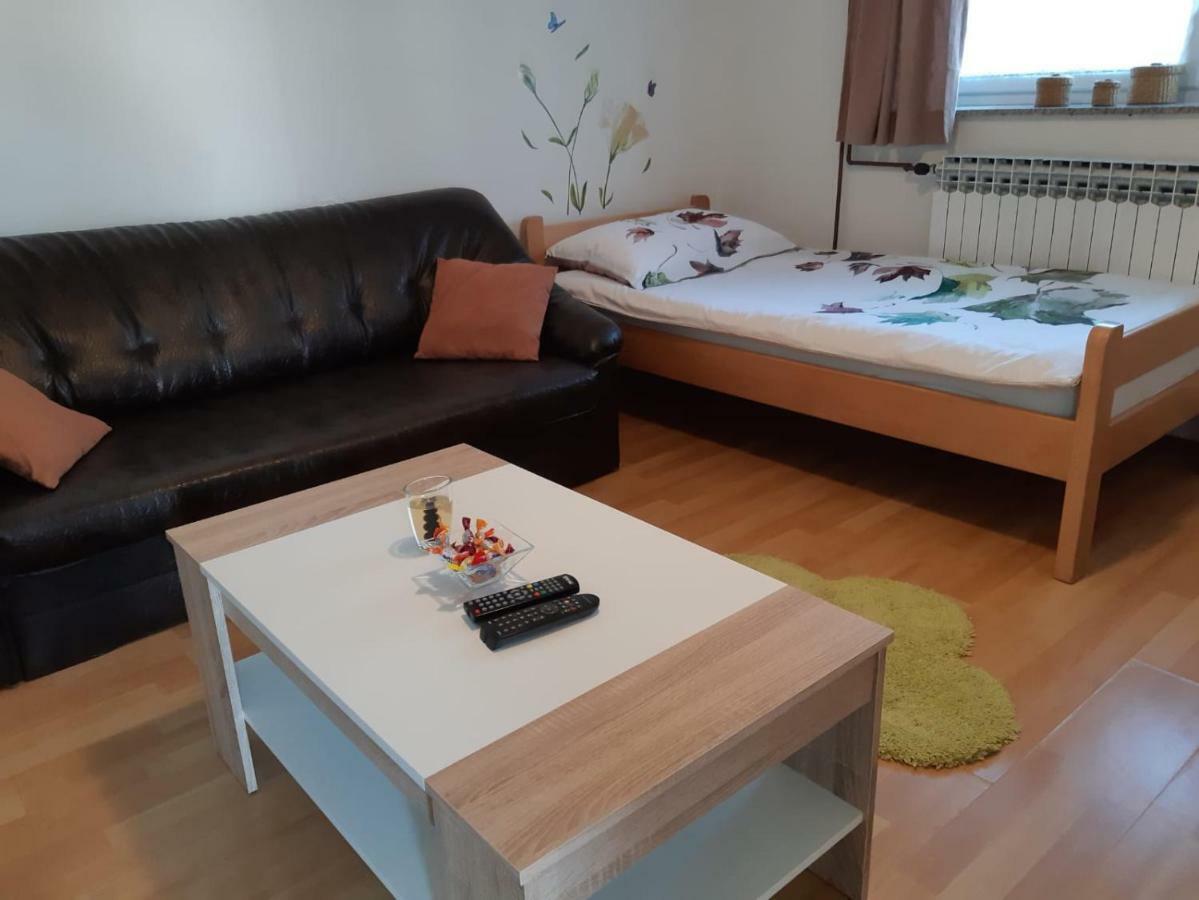 Apartment Upper Town Gospić Екстериор снимка