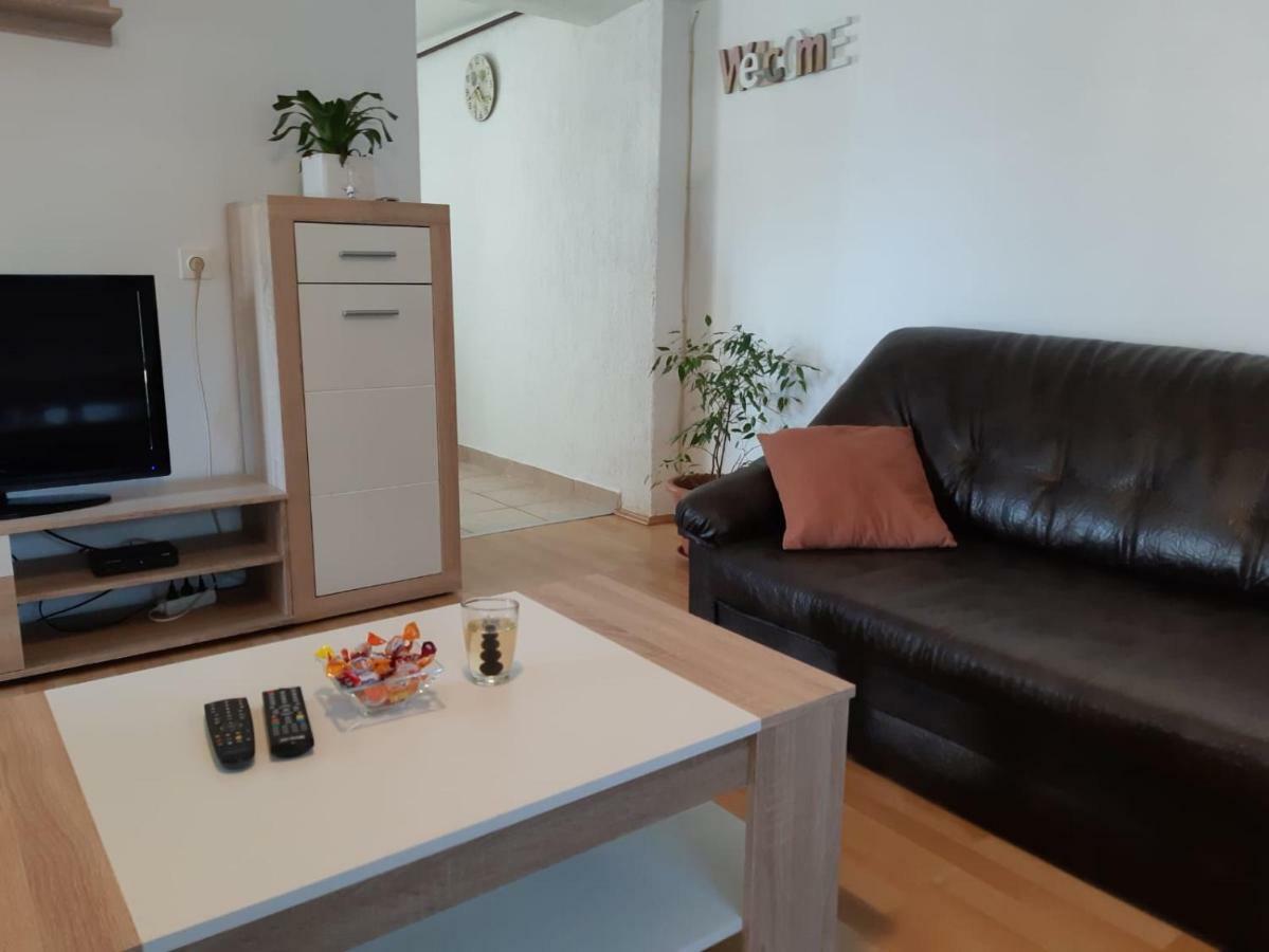Apartment Upper Town Gospić Екстериор снимка